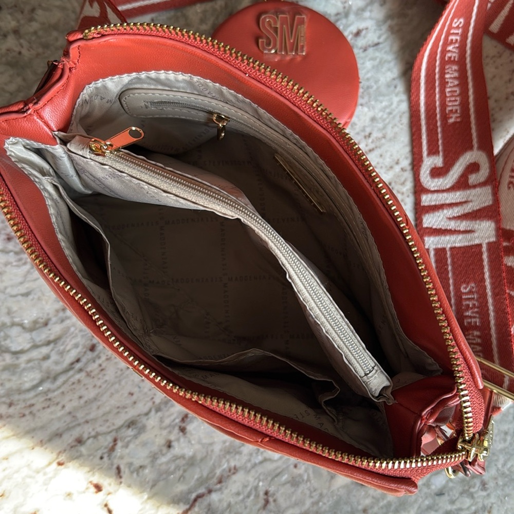 Steve Madden Crossbody - Picture 5 of 16